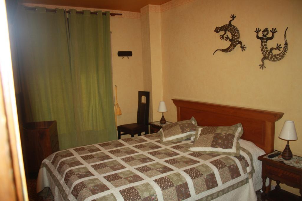 Hostal Restaurante La Diligencia Cunit Room photo